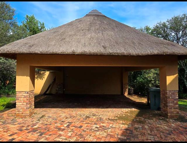 5 BEDROOM HOUSE FOR SALE IN BOSCHENVAAL RIVER FRONT LODGES